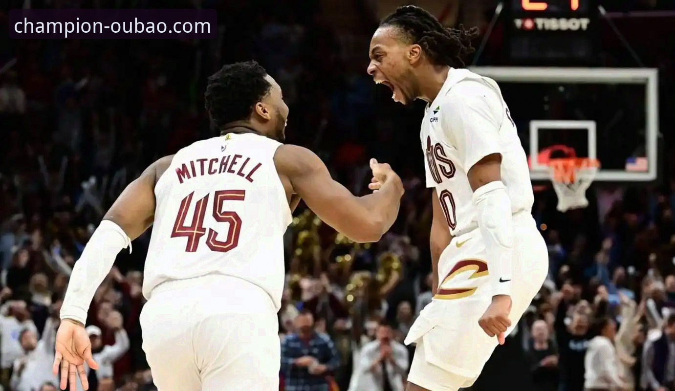 莱昂纳德复出之夜，快船为何仍遭20分逆转？深度解析比赛背后的攻防逻辑